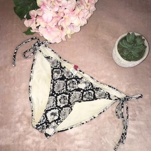 SNAKESKIN/PYTHON cheeky swim bottoms!